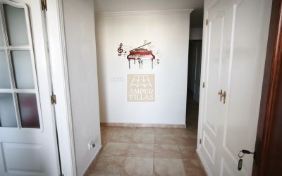 Lovely apartment in the centre of Altea, next to the seafront promenade, with sea views.